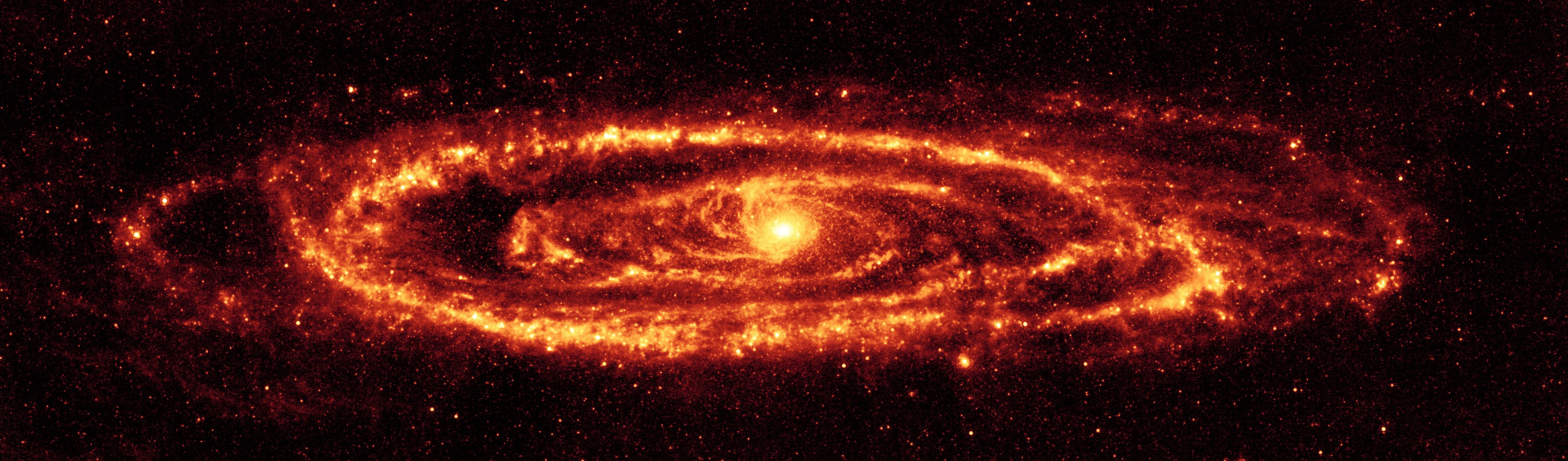 Andromeda_galaxy_Ssc2005-20a1_halfsize.jpg